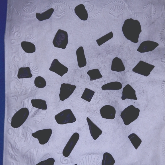 Real shungite stones and pebbles - Picture 1 of 8